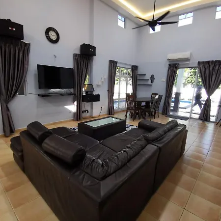Besla Homestay: A'Famosa Villa with Private Pool and Karaoke Malacca Exterior photo