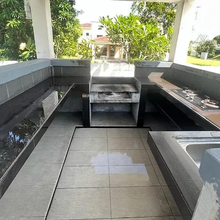 Besla Homestay: A'Famosa Villa with Private Pool and Karaoke Malacca Exterior photo