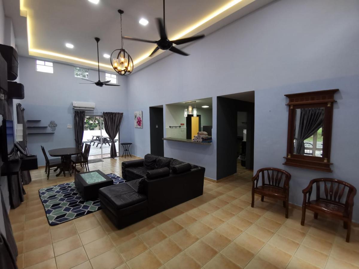 Besla Homestay: A'famosa With Private Pool And Karaoke Malacca