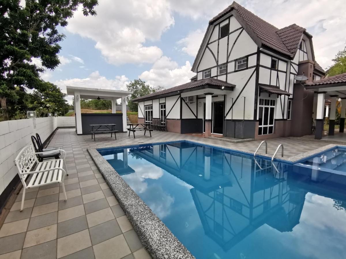 Holiday home Besla Homestay: A'famosa With Private Pool And Karaoke