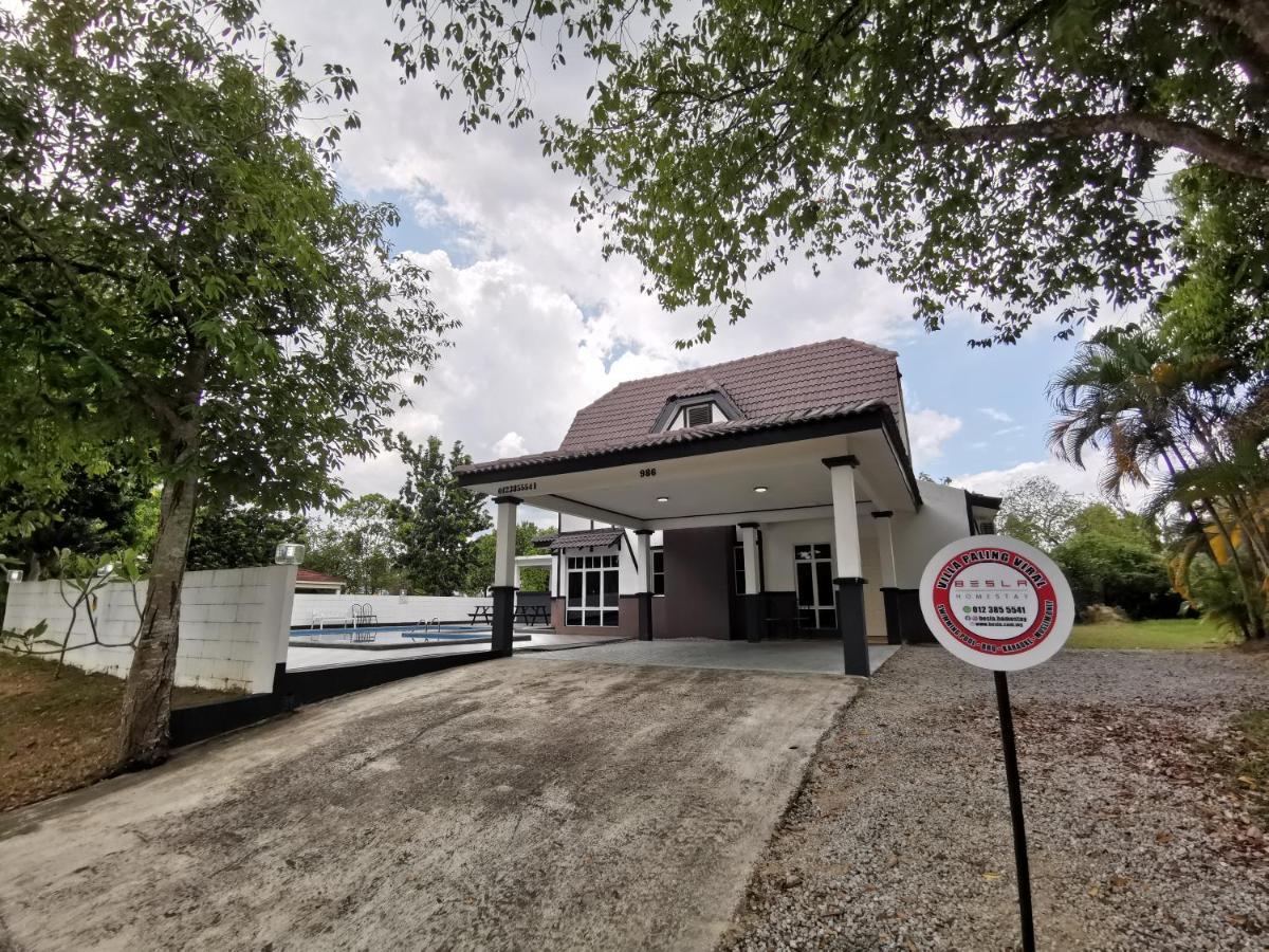 Besla Homestay: A'famosa With Private Pool And Karaoke