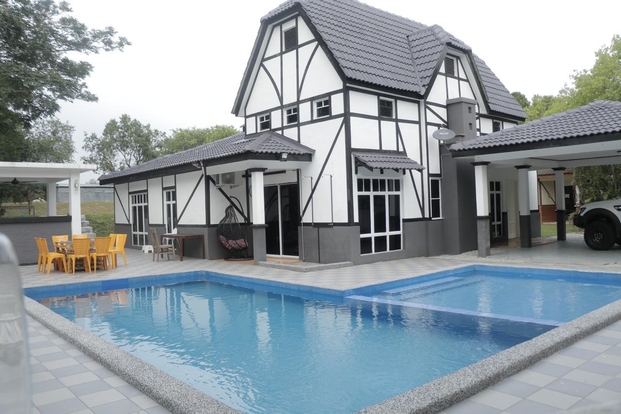Besla Homestay: A'famosa With Private Pool And Karaoke Holiday home Malacca